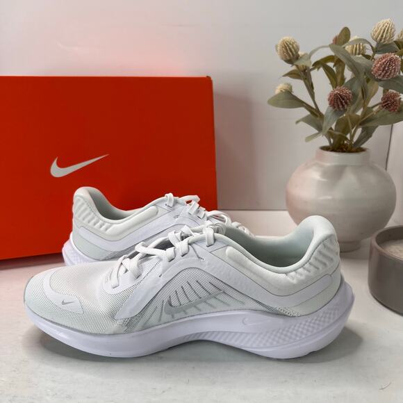 Nike Quest 5 Road Running Shoes White/Pure Platinum Women 9/Men 7.5 NWB - Picture 6 of 9